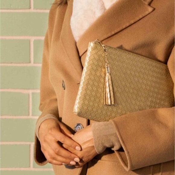 NWT Virginia Wolf Mimi Woven Gold Metallic Pouch Clutch Bag - Picture 2 of 13